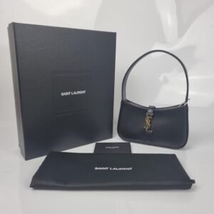 Saint Laurent Le 5 à 7