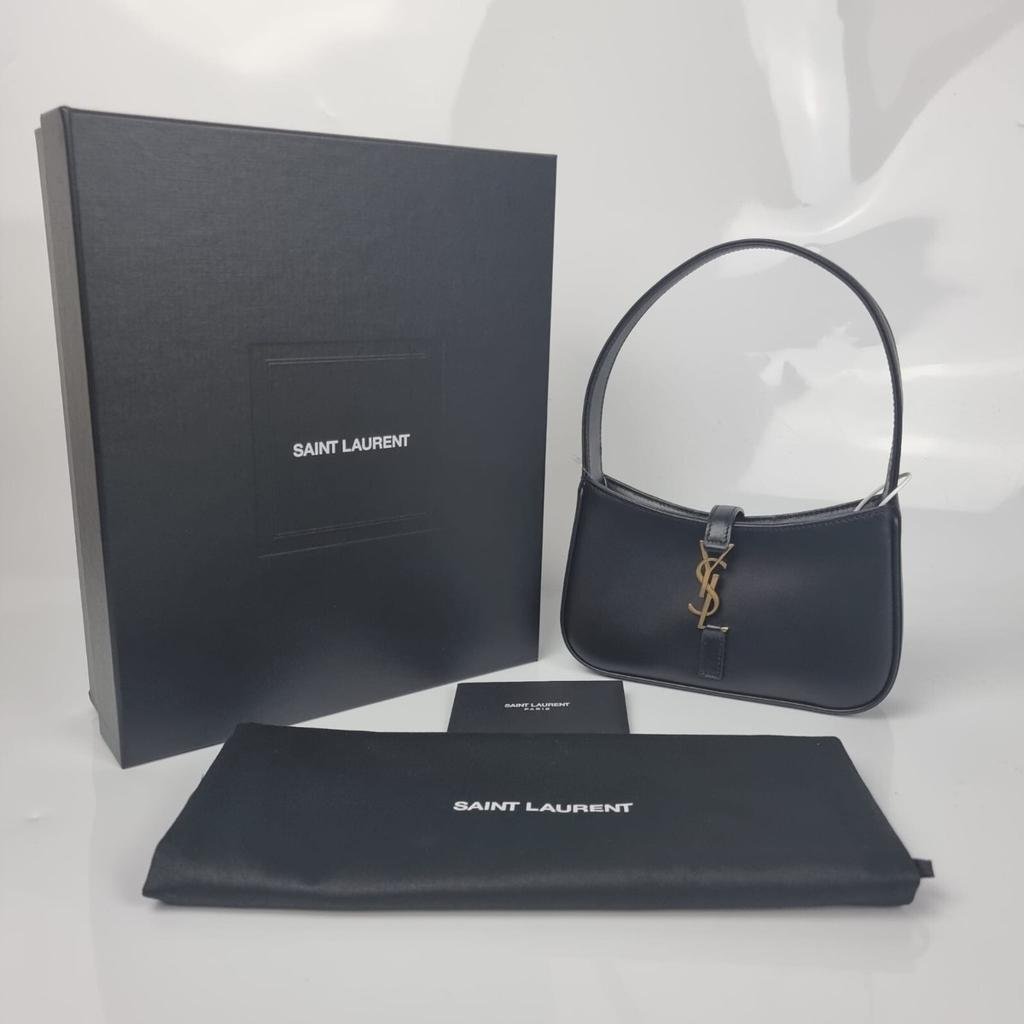 Saint Laurent Le 5 à 7